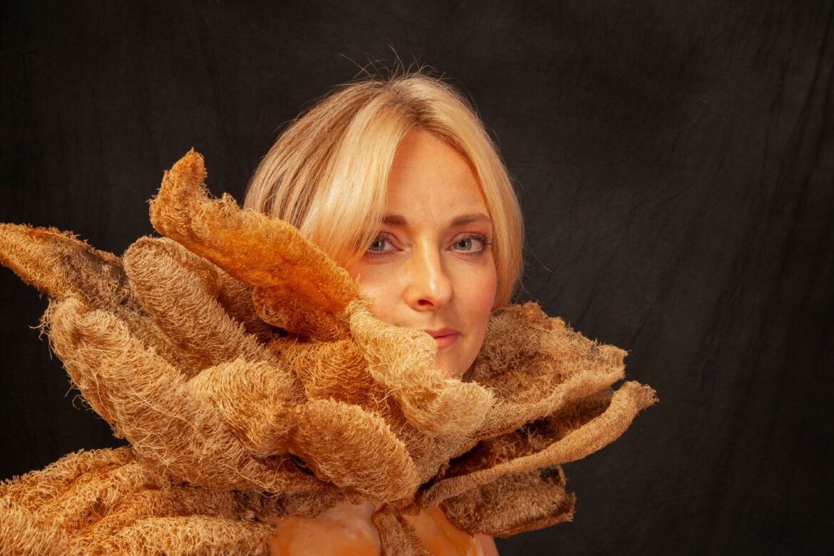 Luffa — BioArtFashion by Agnes van Dijk. Photography: François Eyck
